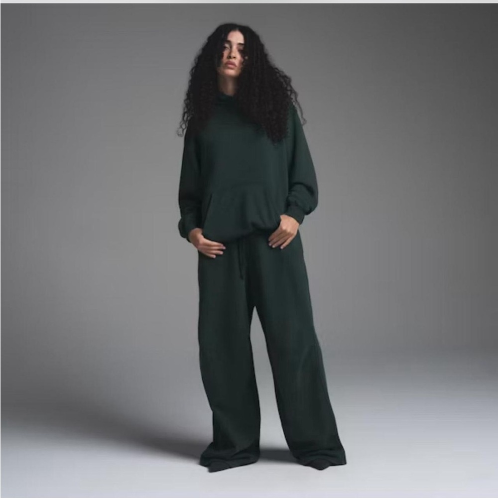 Skims - Matching fleece oversized hoodie & sweatpants in Cypress. XL